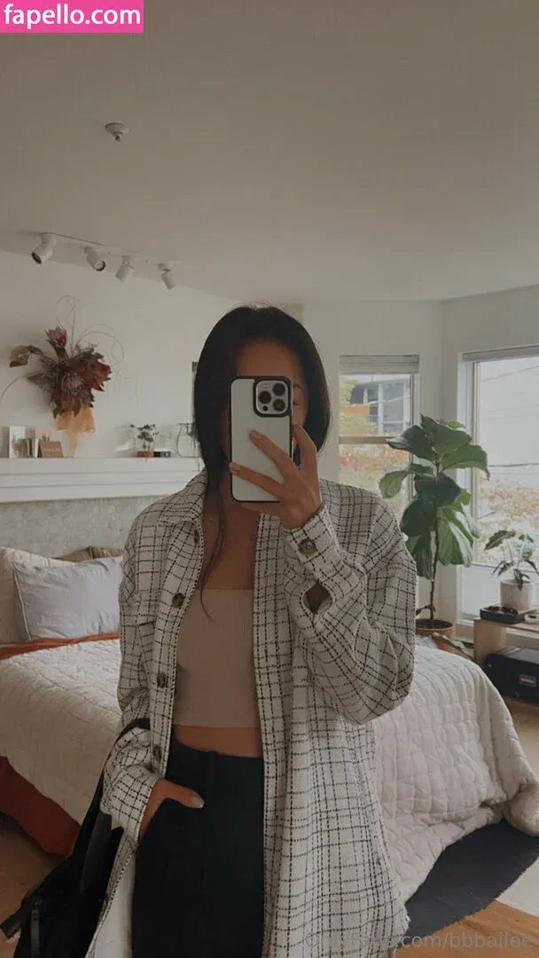 banhmibailee Onlyfans Photo Gallery 