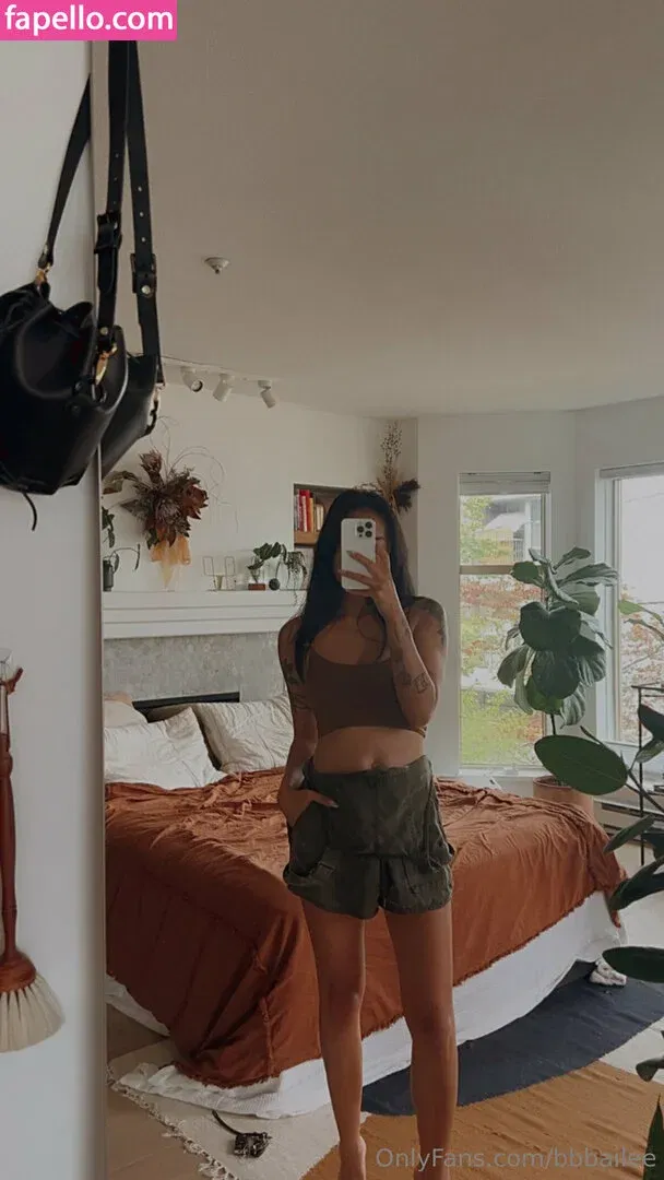 banhmibailee Onlyfans Photo Gallery 