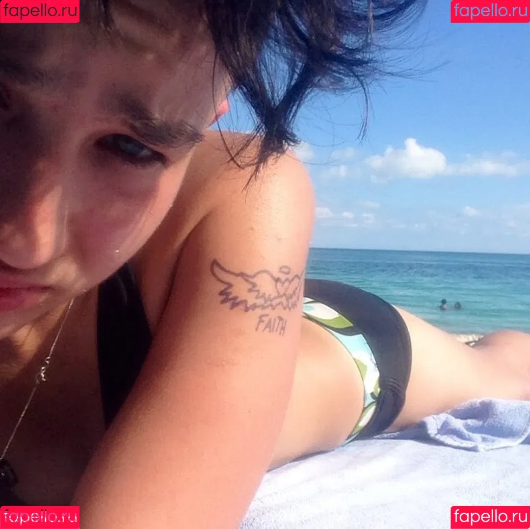 Bex Taylor-Klaus Onlyfans Photo Gallery 