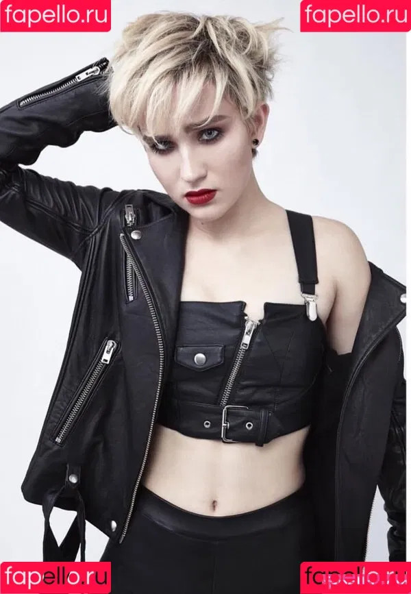 Bex Taylor-Klaus Onlyfans Photo Gallery 