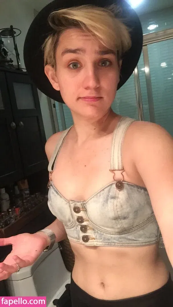 Bex Taylor-Klaus Onlyfans Photo Gallery 