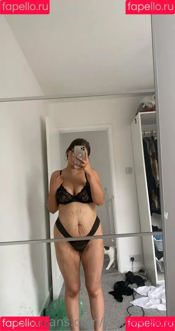 cheekykieracam Onlyfans Photo Gallery 