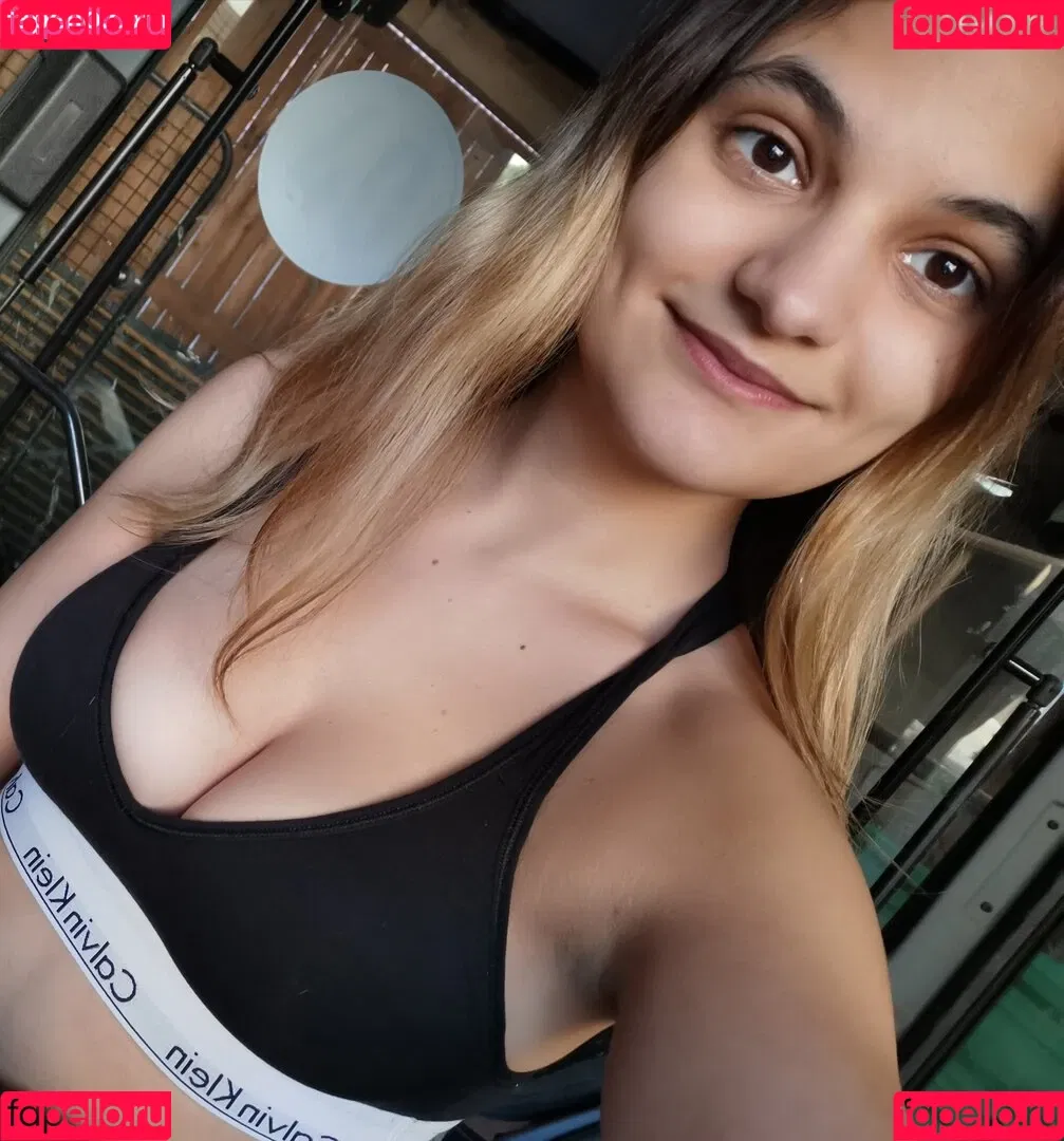 FireFarmFranzi Onlyfans Photo Gallery 