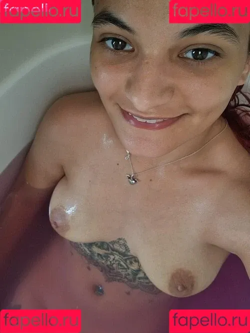 FireFarmFranzi Onlyfans Photo Gallery 