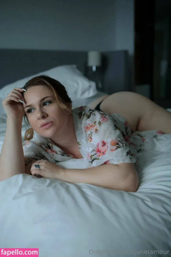 junelamour Onlyfans Photo Gallery 