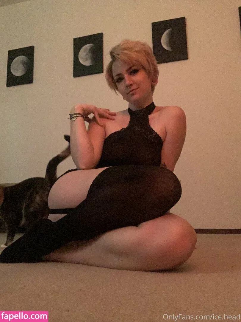 ice.titz Onlyfans Photo Gallery 