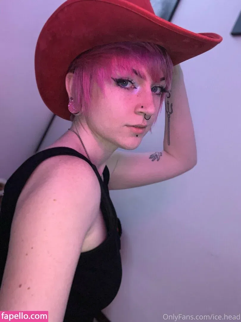 ice.titz Onlyfans Photo Gallery 
