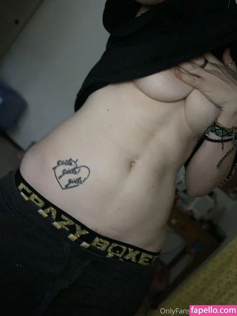 ice.titz Onlyfans Photo Gallery 