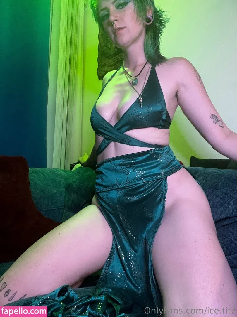 ice.titz Onlyfans Photo Gallery 