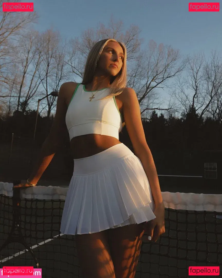 Hayden Grace Moss Onlyfans Photo Gallery 