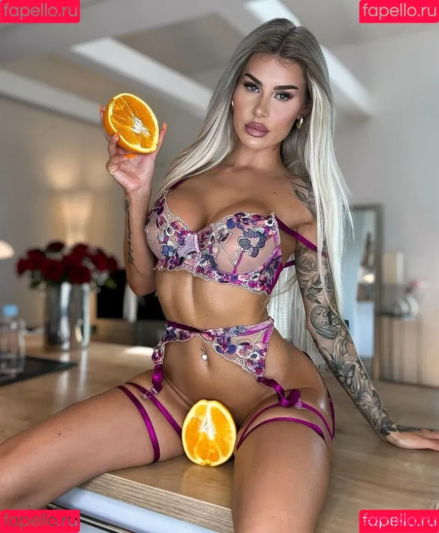 Princess Léonie Alwine Onlyfans Photo Gallery 
