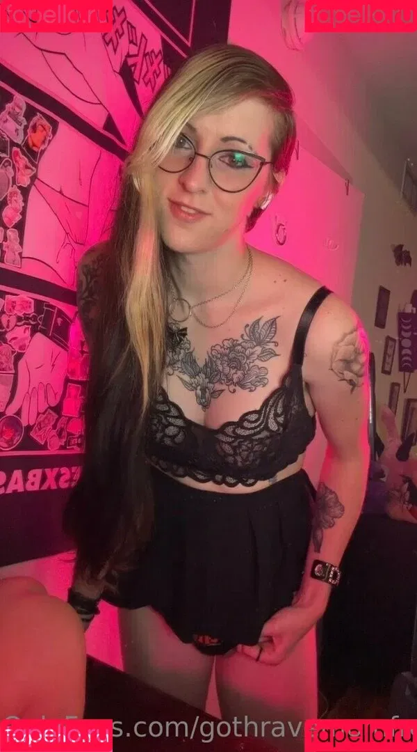 gothravemomfree Onlyfans Photo Gallery 