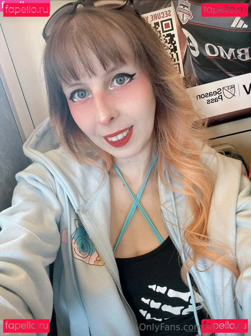 loosh.cos Onlyfans Photo Gallery 