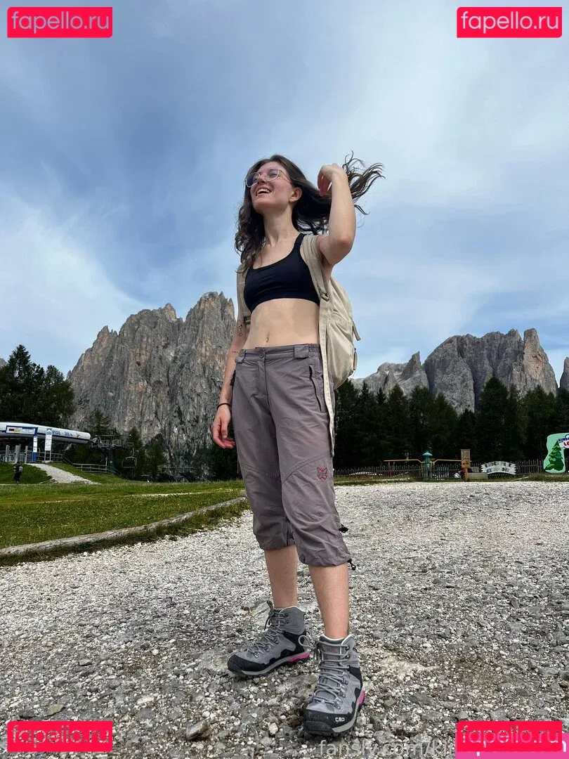 kinkymiahere Onlyfans Photo Gallery 