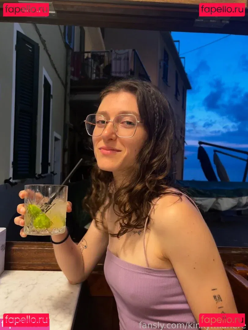 kinkymiahere Onlyfans Photo Gallery 