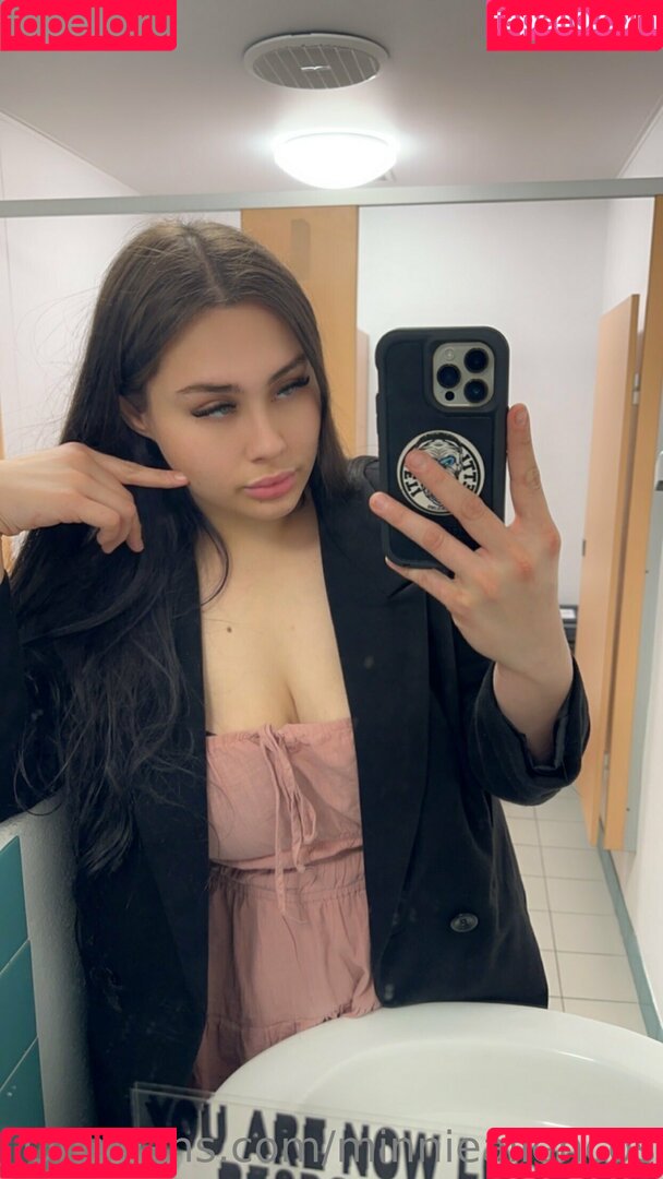 minniealiencos Onlyfans Photo Gallery 