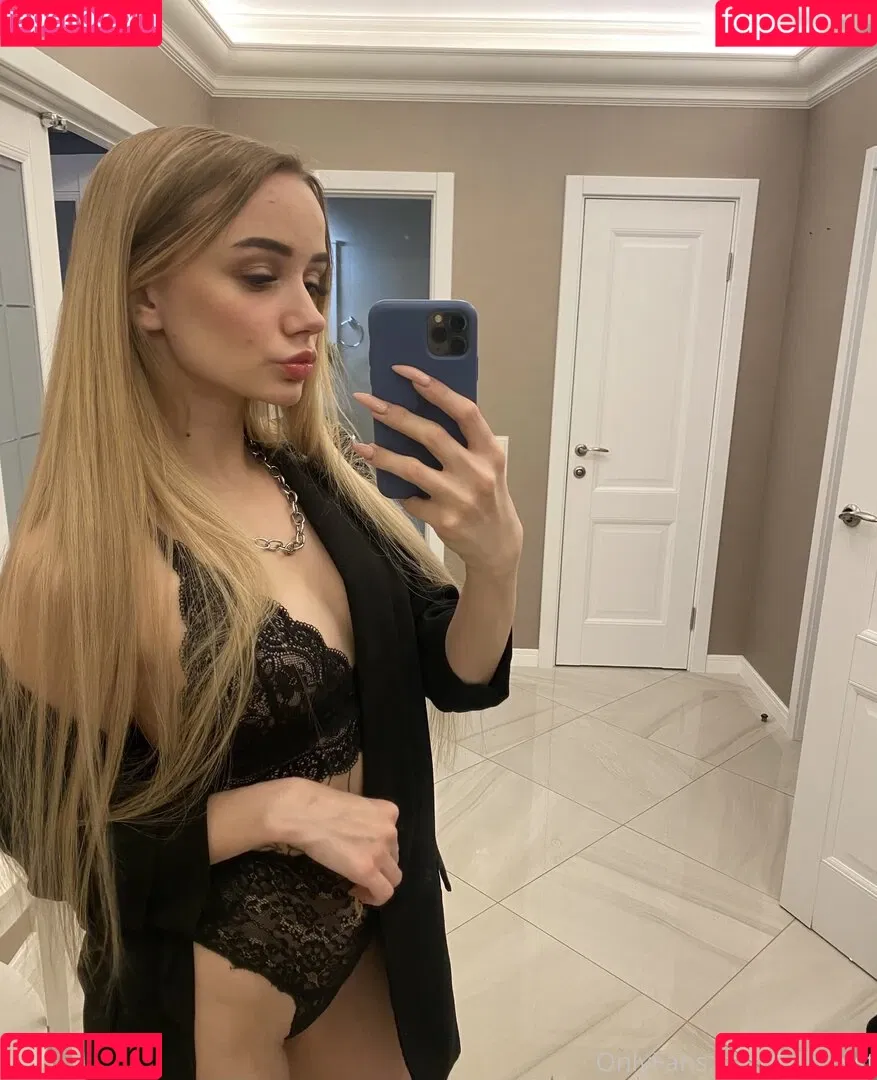 hotcryst Onlyfans Photo Gallery 