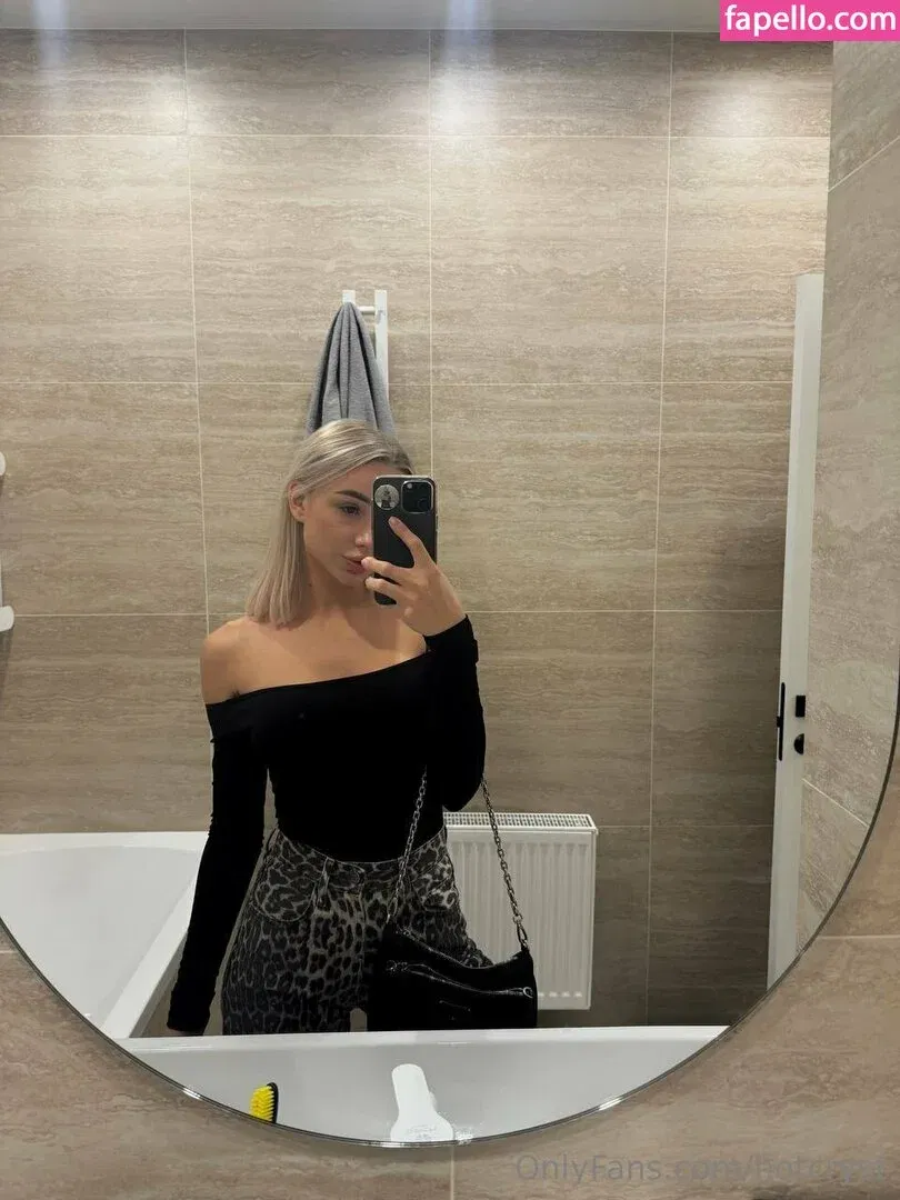 hotcryst Onlyfans Photo Gallery 