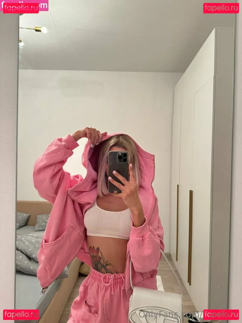 hotcryst Onlyfans Photo Gallery 