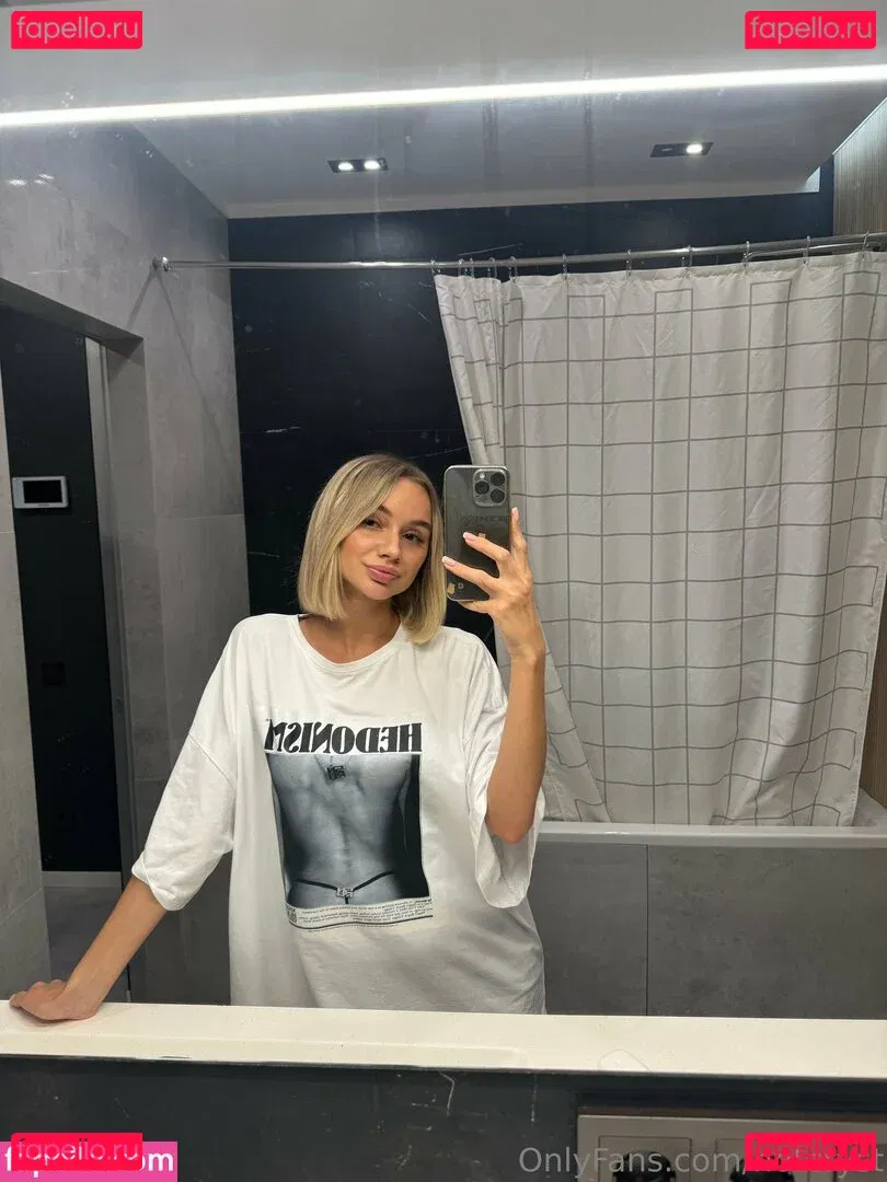 hotcryst Onlyfans Photo Gallery 