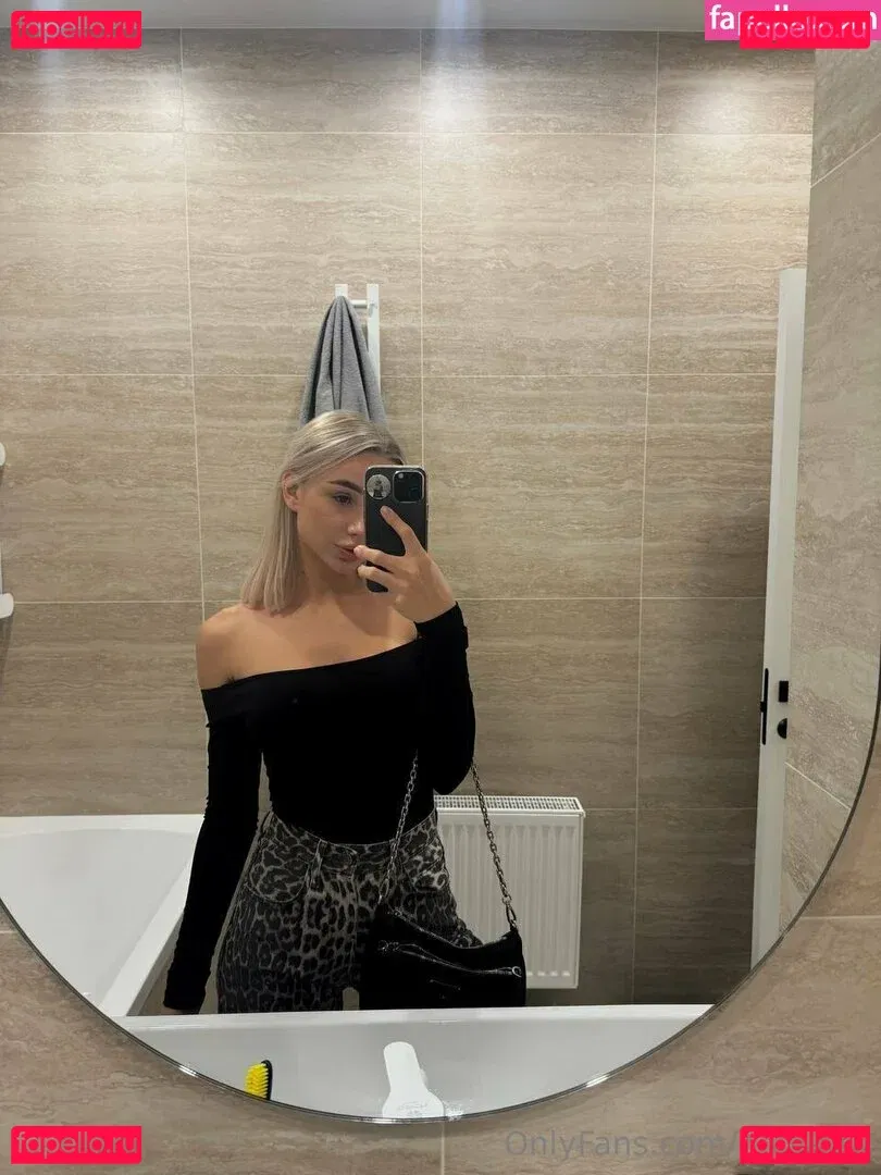 hotcryst Onlyfans Photo Gallery 