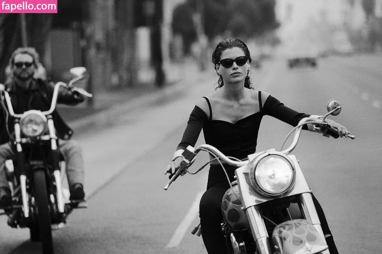 Carré Otis Onlyfans Photo Gallery 