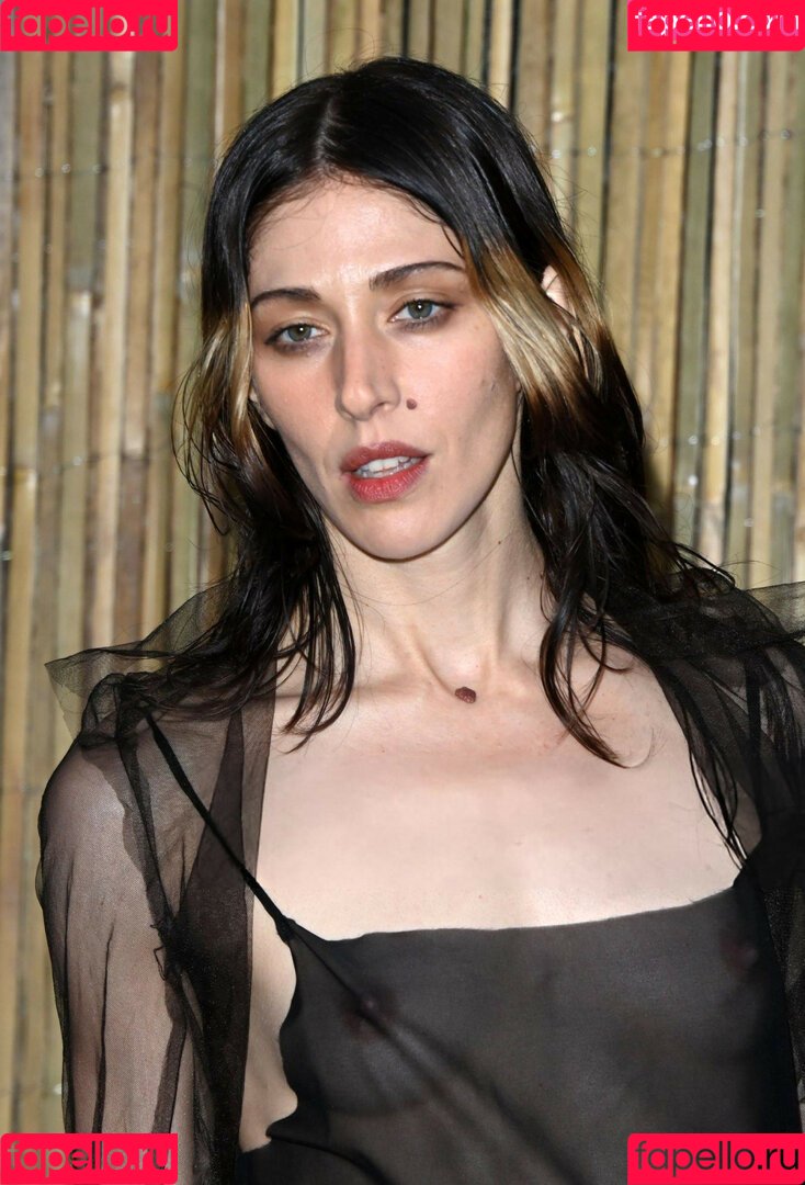 Caroline Polachek Onlyfans Photo Gallery 