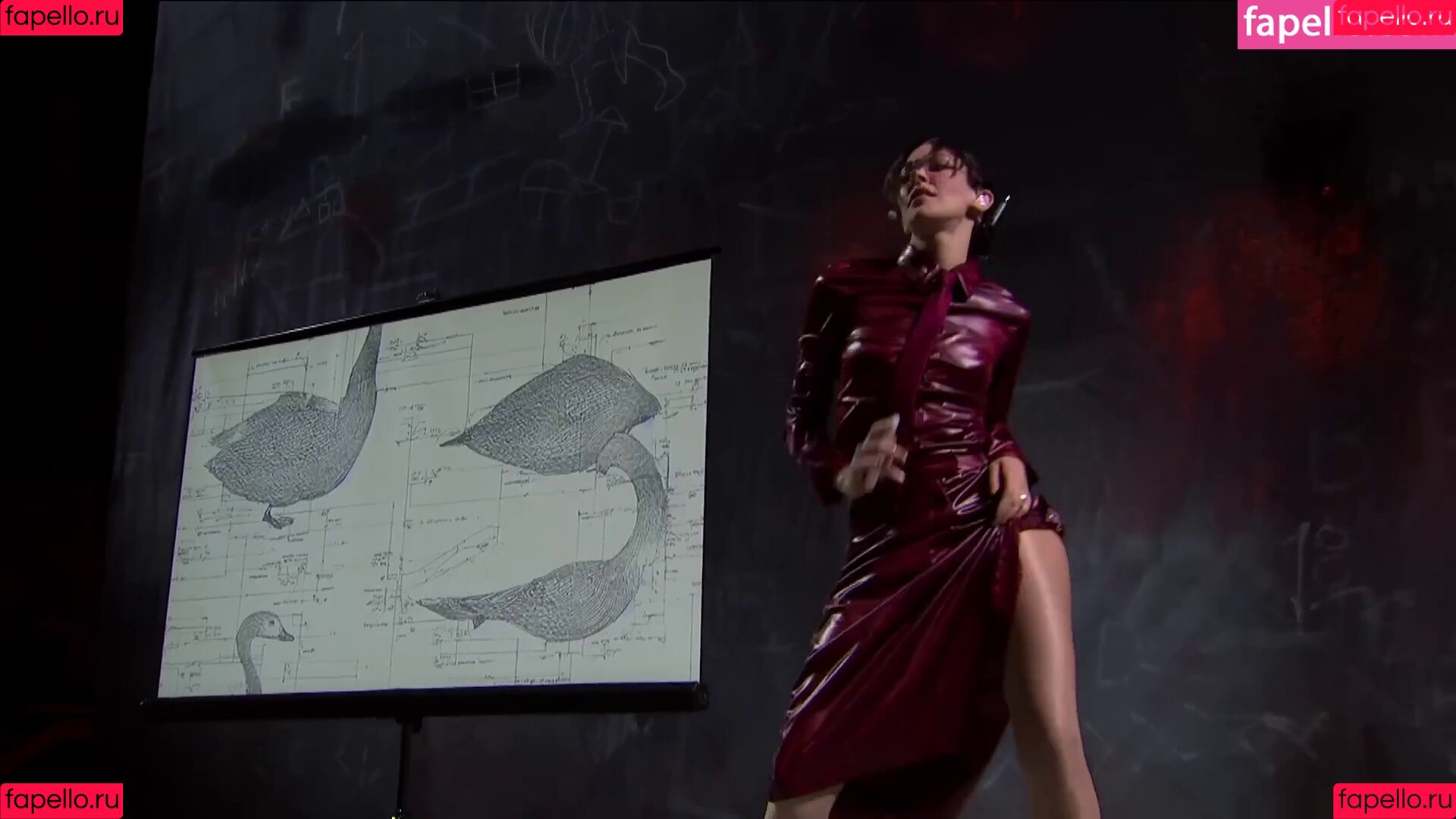 Caroline Polachek Onlyfans Photo Gallery 