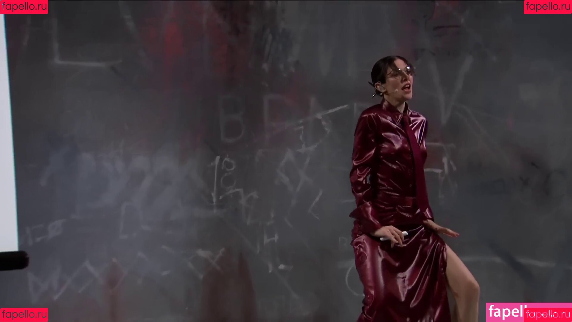 Caroline Polachek Onlyfans Photo Gallery 