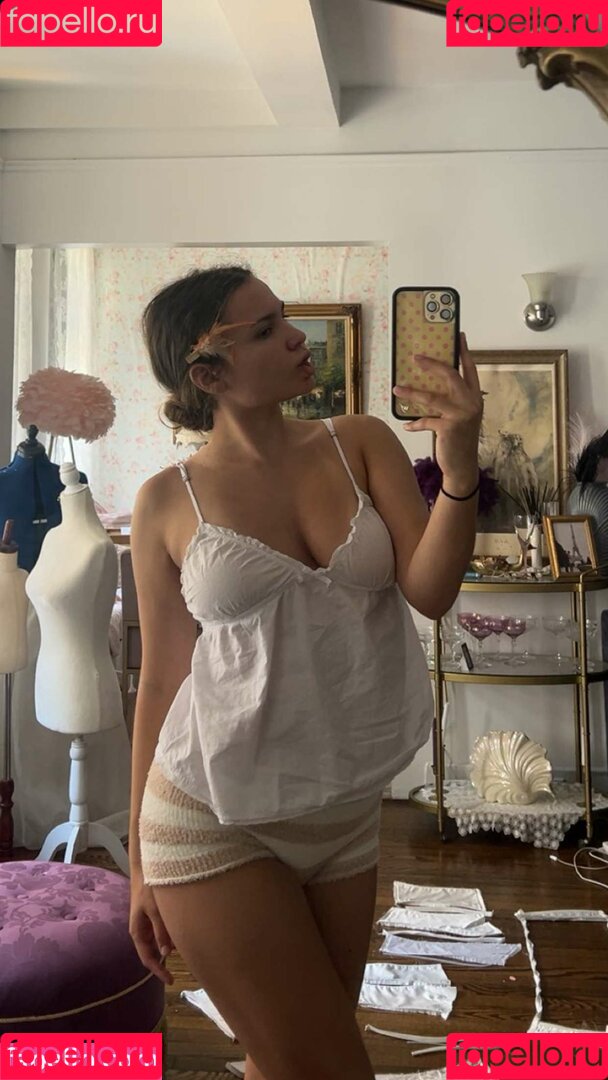 Ester Dobrik Onlyfans Photo Gallery 