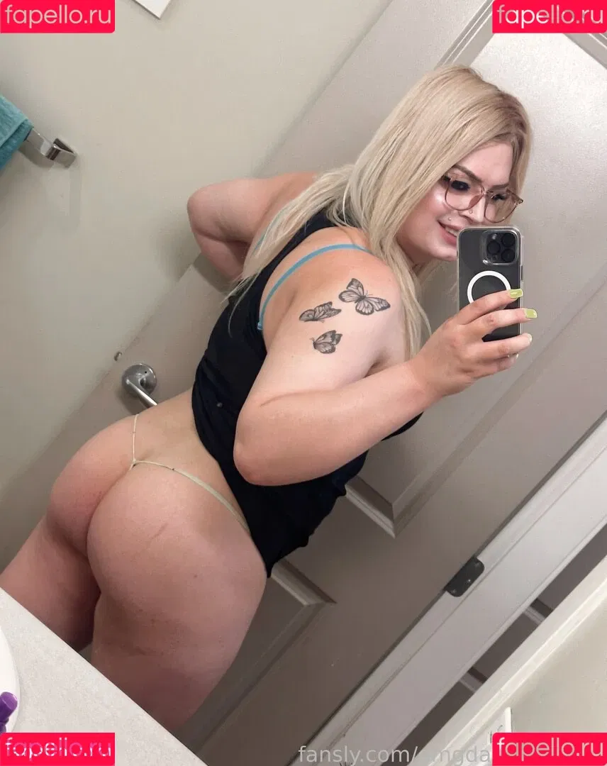 omgdannidolphin Onlyfans Photo Gallery 
