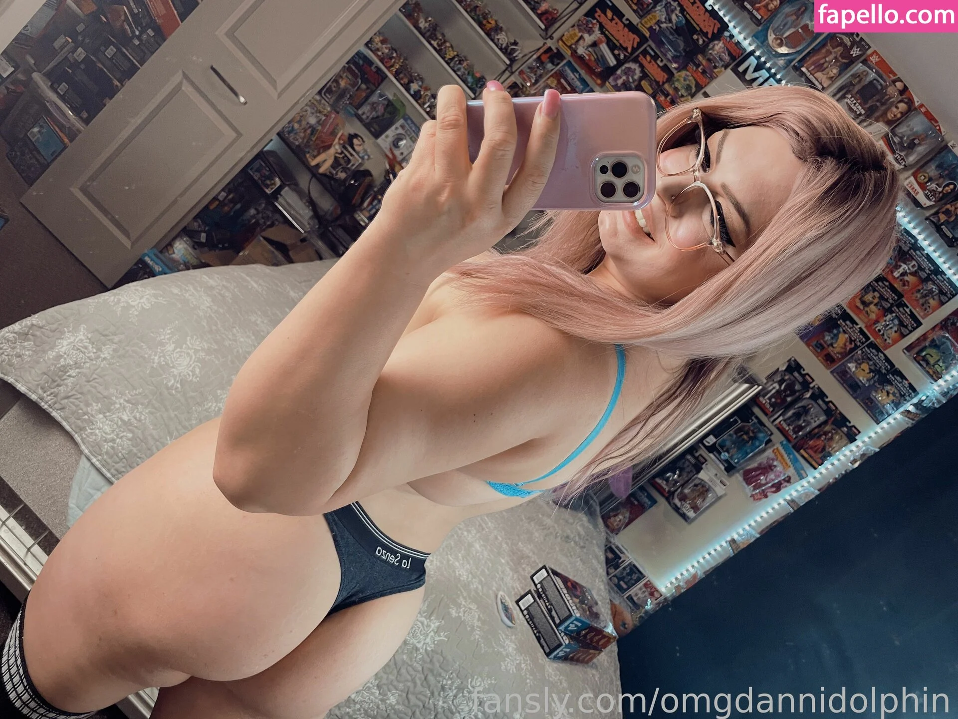 omgdannidolphin Onlyfans Photo Gallery 