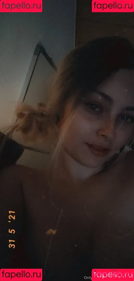 Rineya Onlyfans Photo Gallery 