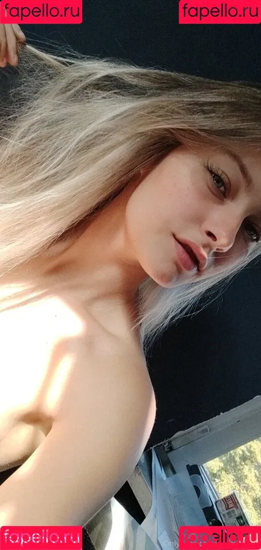 Rineya Onlyfans Photo Gallery 