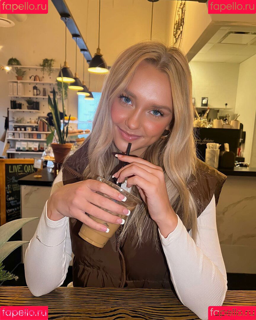 Alysse Wallaker Onlyfans Photo Gallery 