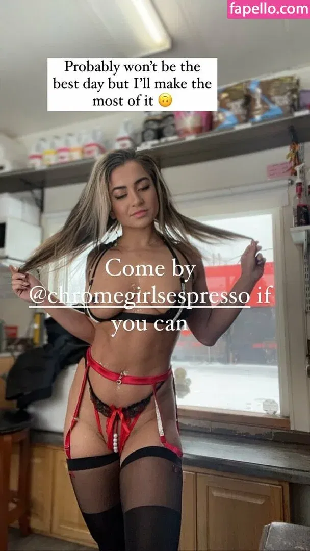 Barista Alexis Onlyfans Photo Gallery 