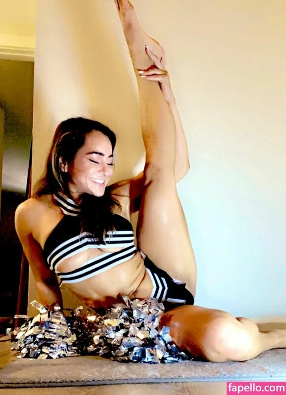 Barista Alexis Onlyfans Photo Gallery 