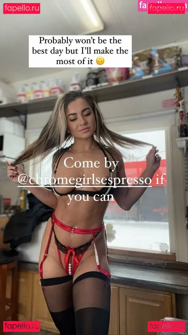 Barista Alexis Onlyfans Photo Gallery 