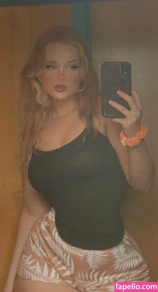 Violet Barlowe Onlyfans Photo Gallery 