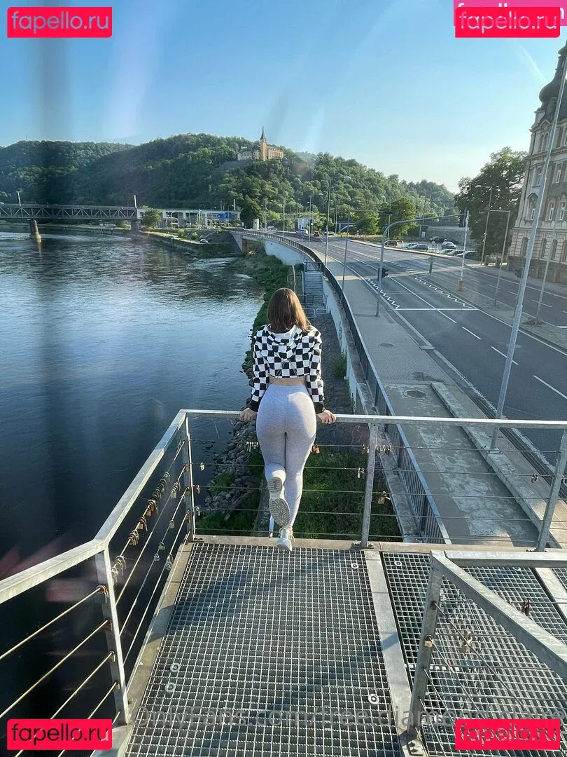 queen.burianova Onlyfans Photo Gallery 