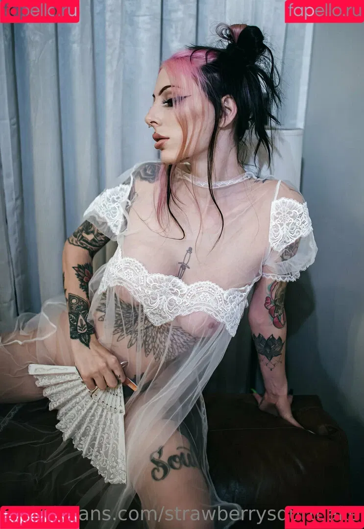 Strawberrysquirtcake Onlyfans Photo Gallery 