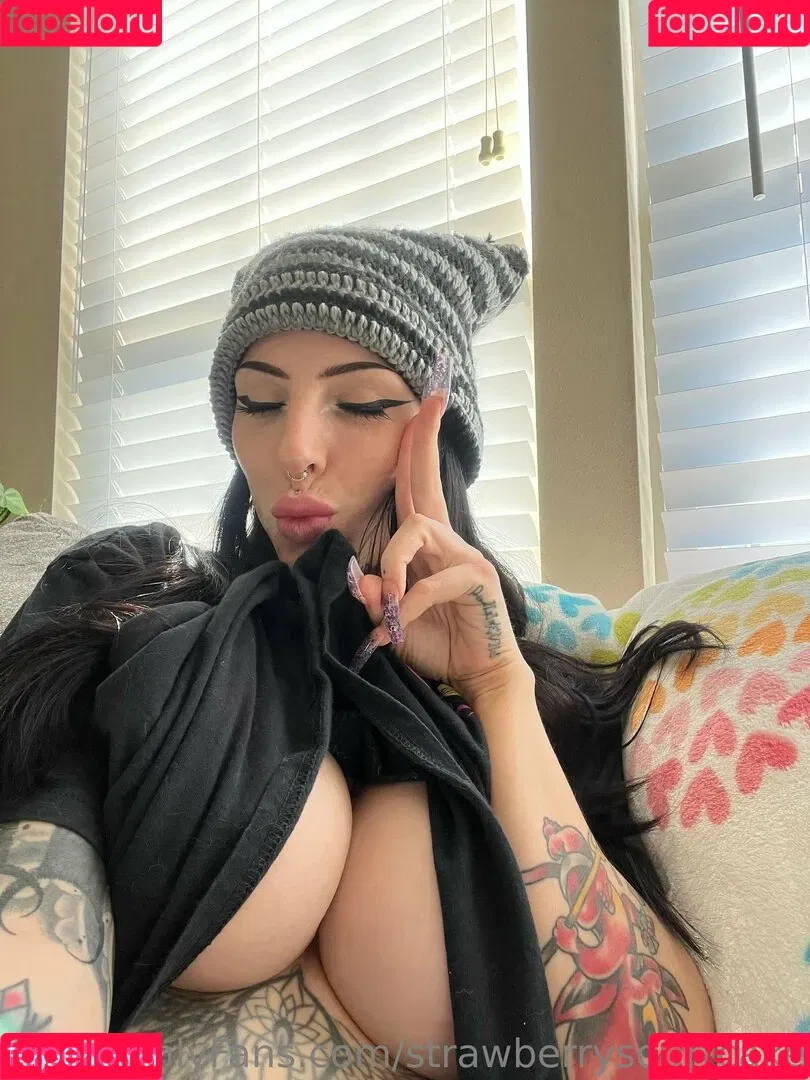 Strawberrysquirtcake Onlyfans Photo Gallery 