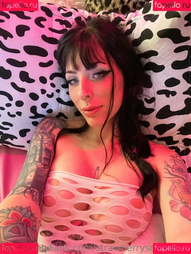 Strawberrysquirtcake Onlyfans Photo Gallery 