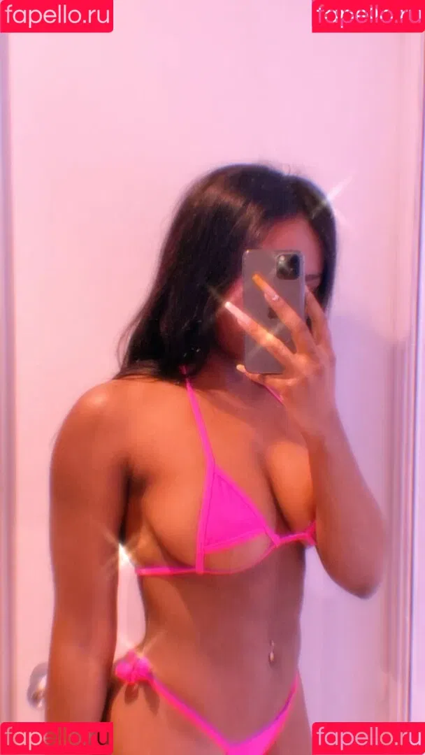 Kenicherie Onlyfans Photo Gallery 