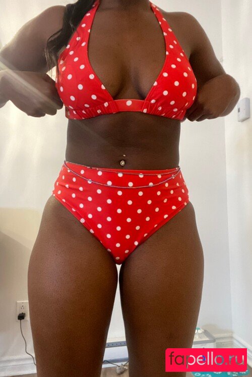 Kenicherie Nude Onlyfans Photo 4