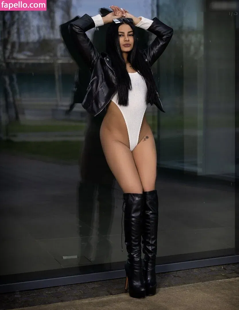 Zenaexclusive Onlyfans Photo Gallery 