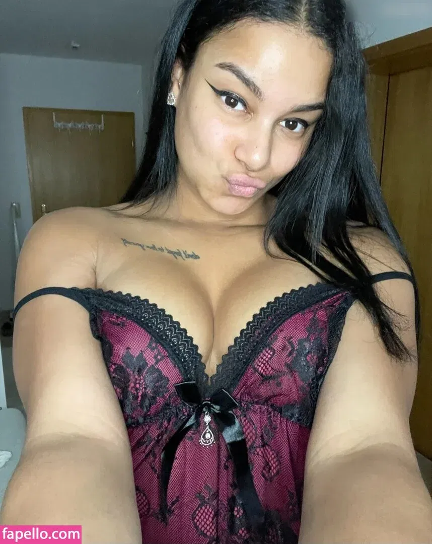 Zenaexclusive Onlyfans Photo Gallery 
