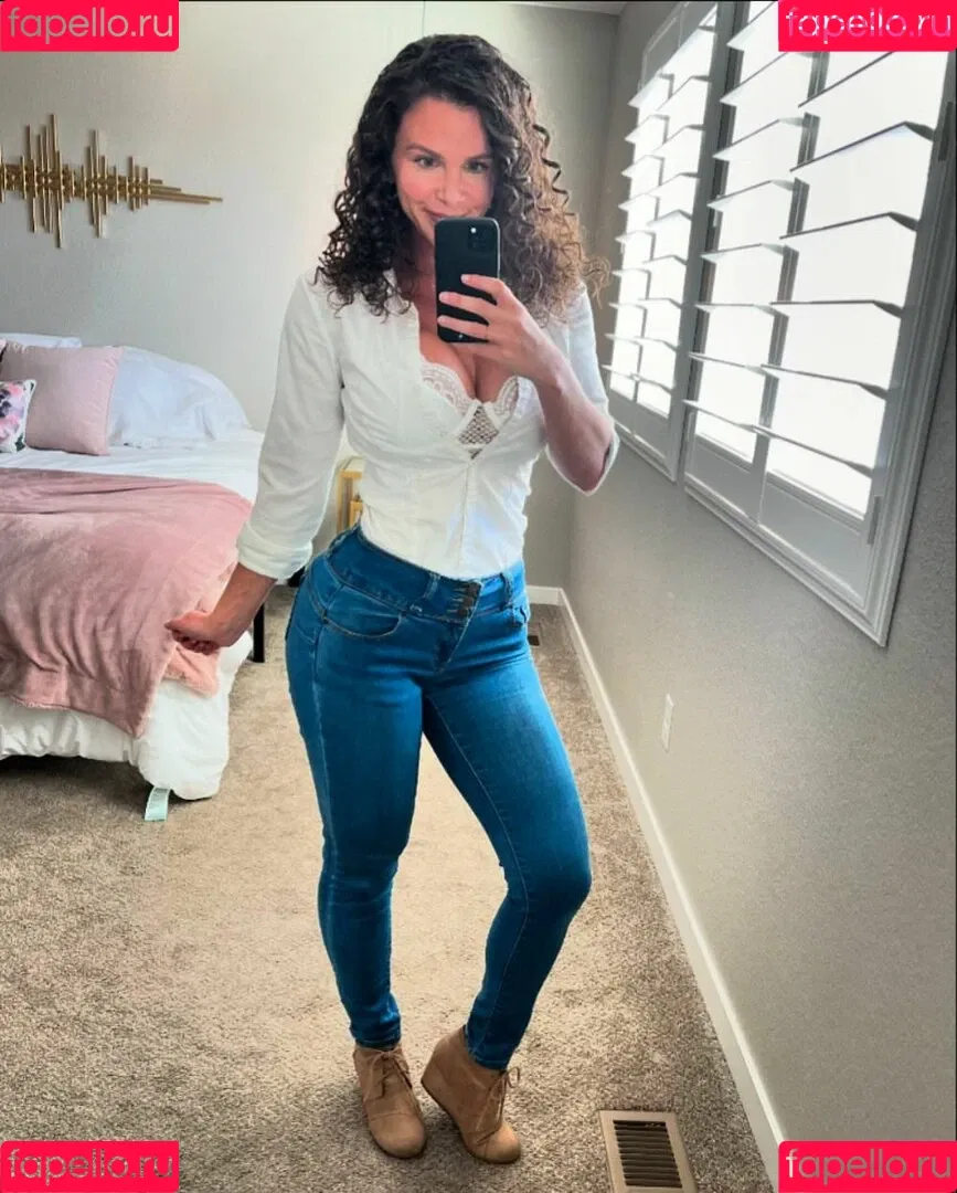 Annie Arbor Onlyfans Photo Gallery 