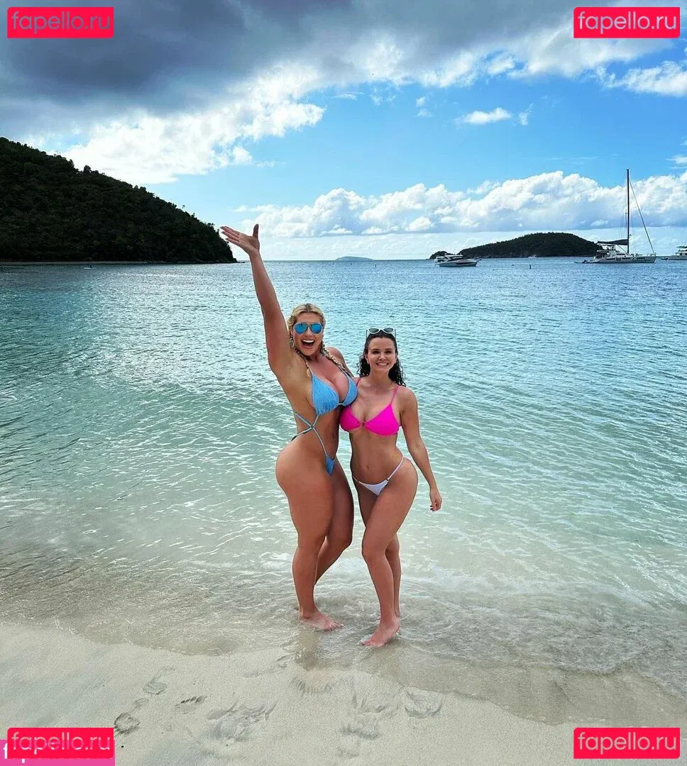 Annie Arbor Onlyfans Photo Gallery 