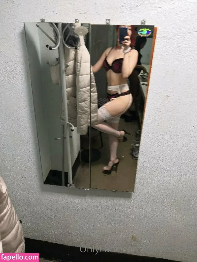 roxykitsune Onlyfans Photo Gallery 